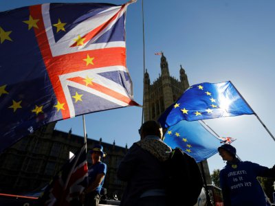 Des partisans du maintien du Royaume-Uni dans l'UE manifestent devant le Parlement le 9 octobre 2018 - Tolga AKMEN [AFP/Archives]
