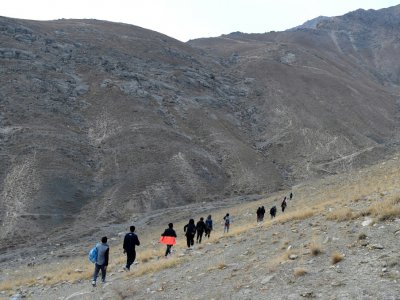 Un groupe d'Afghanes font du jogging dans les montagnes près de Kaboul, le 9 novembre 2018 - Wakil KOHSAR [AFP]