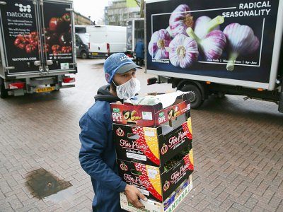 Livraison de fruits et légumes à l'entrepôt de Natoora dans le sud de Londres, le 5 décembre 2018 - Daniel LEAL-OLIVAS [AFP]