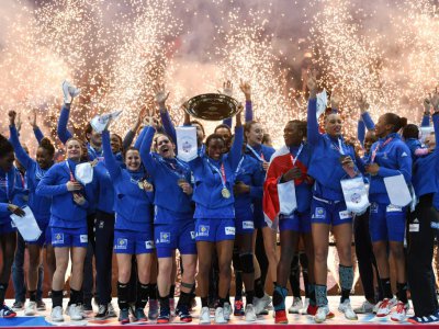 Les Bleues remportent la finale de l'Euro de handball face aux Russes le 16 décembre 2018 - FRANCK FIFE [AFP]