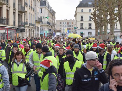 Le cortège est parti en direction du centre-ville. - Simon Abraham