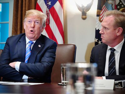 Le président Donald Trump et Patrick Shanahan, ministre adjoint de la Défense, le 18 juillet 2017 à la Maison Blanche - Nicholas Kamm [AFP/Archives]