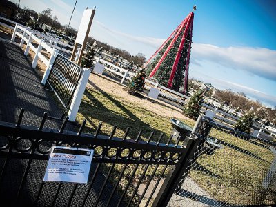 L'accès au "sapin de Noël national" est fermé le 24 décembre 2018 à Washington - Eric BARADAT [AFP]