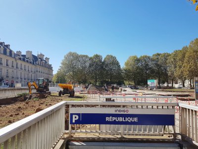 La place de la république à Caen est en chantier - Simon Abraham