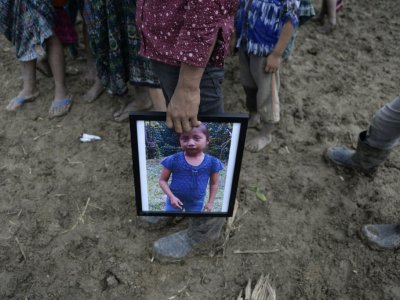 Dans le village de San Antonio Secortez, le 25 décembre 2018, une photo de Jakelin Caal, une fillette morte aux Etats-Unis après y avoir été arrêtée avec son père. - Johan ORDONEZ [AFP/Archives]