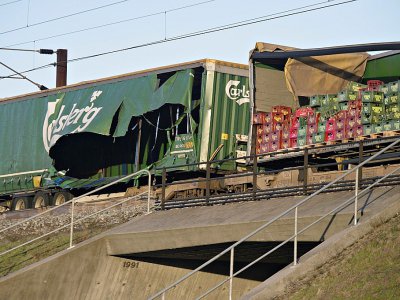 Les wagons endommagés d'un train de marchandises sur le pont du Grand Belt au Danemark le 2 janvier 2019 - Michael Bager [Ritzau Scanpix/AFP]