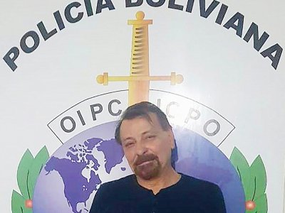 Photo fournie le 13 janvier 2019 par la police bolivienne de l'ex-militant d'extrême gauche italien Cesare Battisti après son arrestation - HO [Bolivian Police/AFP]