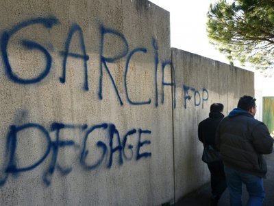Graffiti "Garcia dégage" sur les murs du centre d'entraînement de la Commanderie, le 9 janvier 2019 - BORIS HORVAT [AFP/Archives]