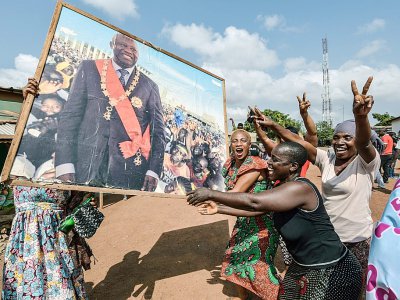 Des partisans de l'ex président ivoirien Laurent Gbagbo célèbrent son acquittement le 15 janvier 2019 dans sa ville natale de Gagnoa. - Sia KAMBOU [AFP]