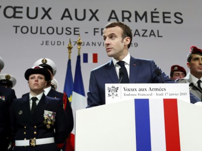 Emmanuel Macron lors de la cérémonie des voeux aux armées à la BA 101 de Toulouse-Francazal, le 17 janvier 2019 - GUILLAUME HORCAJUELO [POOL/AFP]