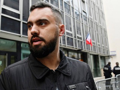 Eric Drouet, un des leaders des "gilets jaunes" quitte un commissariat de police parisien le 3 janvier 2019 - Bertrand GUAY [AFP]