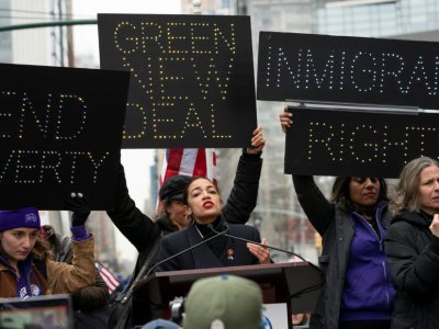 La démocrate Alexandria Ocasio-Cortez à la "Marche des femmes" de New York, le 19 janvier 2019 - Don EMMERT [AFP]