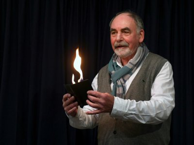Harold Voit, fondateur de la Magic Academy à Pullach près de Munich en Allemagne, où l'on dispense des cours de magie, le 29 novembre 2018 - Christof STACHE [AFP]