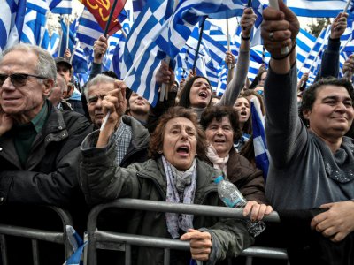 Les manifestants, dans les rues d'Athènes le 20 janvier 2019, considèrent que le nom de Macédoine appartient à la province septentrionale de la Grèce - LOUISA GOULIAMAKI [AFP]