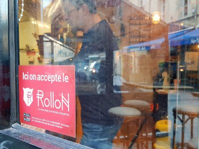 Comme Chez François, situé rue Écuyère, 45 commerçants de l'agglomération caennaise ont adopté le Rollon comme moyen de paiement alternatif à l'euro. - Simon Abraham