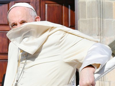 Le pape François arrive pour célébrer la messe à la cathédrale Sainte-Marie lors des Journées mondiales de la Jeunesse le 26 janvier 2019 à Panama - Alberto PIZZOLI [AFP]