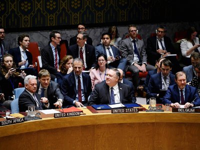 Au centre, le secrétaire d'Etat américain Mike Pompeo lors d'une réunion du Conseil de sécurité de l'ONU sur le Venezuela, le 26 janvier 2019 au siège des Nations unies à New York - Johannes EISELE [AFP]