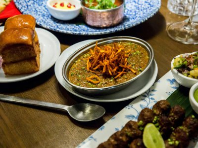 Des plats préparés au restaurant le New Punjab Club, le 16 janvier 2019 à Hong Kong - ISAAC LAWRENCE [AFP]