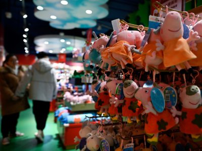 Des peluches Peppa Pig dans un magasin de jouets, le 25 janvier 2019 à Pékin - WANG Zhao [AFP/Archives]