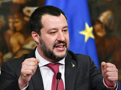 Le ministre de l'Intérieur et vice-Premier ministre Matteo Salvini lors d'une conférence de presse à Rome le 17 janvier 2019 - Alberto PIZZOLI [AFP]