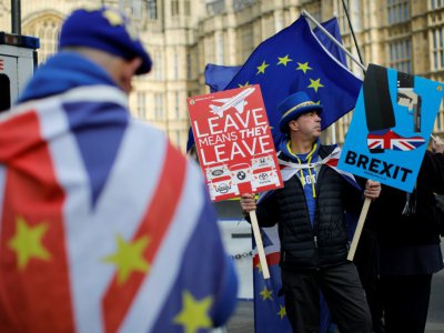 Des manifestants anti-Brexit devant le Parlement britannique à Londres, le 12 février 2019 - Tolga AKMEN [AFP]