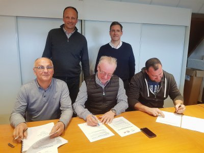 Signature convention chasseurs agriculteurs sangliers - Etienne Escuer