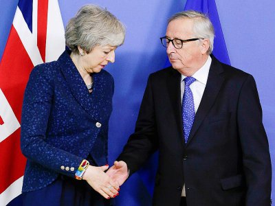 La Première ministre britannique Theresa May et le président de la Commission européenne Jean-Claude Juncker, le 7 février 2019 à Bruxelles - Aris Oikonomou [AFP]