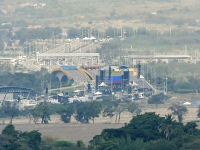 Le pont international de Tienditas, où des concerts rivaux sont prévus de part et d'autre de la frontière entre la Colombie et le Venezuela, le 21 février 2019 - Luis ROBAYO [AFP]