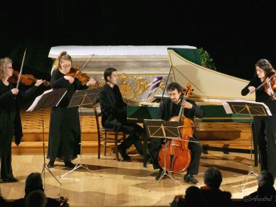 Sept musiciens se rassemblent à l'occasion de ce concert baroque.