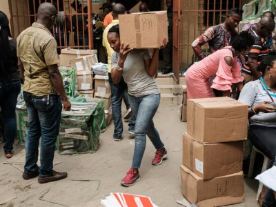 Préparation des élections générales de samedi au Nigeria à la commission électorale de Port Harcourt le 22 février 2019 - Yasuyoshi CHIBA [AFP]