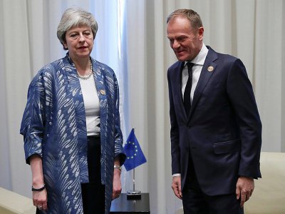 La Première ministre britannique Theresa May et Donald Tusk se rencontrent lors du sommet UE-Ligue arabe à Charm el-Cheikh (est de l'Egypte), le 25 février 2019 - Francisco Seco [POOL/AFP]