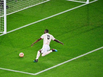 L'attaquant du PSG Romelu Lukaku inscrit le premier de ses deux buts face au PSG, le 6 mars 2019 au Parc des Princes - Martin BUREAU [AFP]