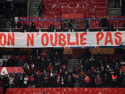Banderole des supporters du PSG lors du match à domicile face à Marseille le 17 mars 2019 - FRANCK FIFE [AFP]
