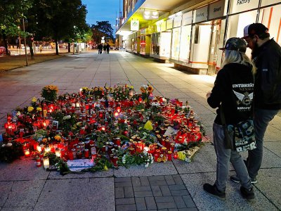 Des bougies et des fleurs en mémoire de la victime d'un meurtre à Chemnitz (Allemagne) le 30 août 2018 - Odd ANDERSEN [AFP]
