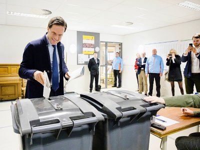 Le Premier ministre des Pays-Bas Mark Rutte, le 20 mars 2019 dans un bureau de vote à La Haye - Bart Maat [ANP/AFP]