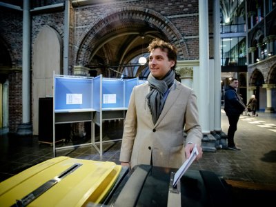 Thierry Baudet vote lors d'élections provinciales, le 20 mars 2019 à Amsterdam, aux Pays-Bas - Robin van Lonkhuijsen [ANP/AFP]