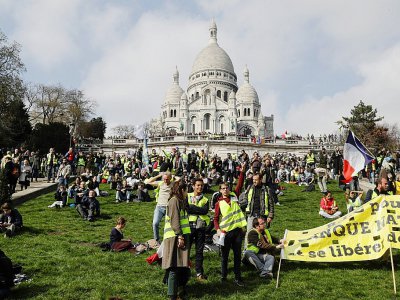 Manifestation de "gilets jaunes" devant le Sacré Coeur à Montmartre, le 23 mars 2019 à Paris - Geoffroy VAN DER HASSELT [AFP]