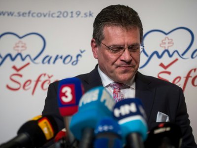 Le candidat vaincu, Maros Sefcovic, s'adresse à ses partisans après l'annonce des résultats de la présidentielle slovaque le 30 mars 2019 à Bratislava - VLADIMIR SIMICEK [AFP]