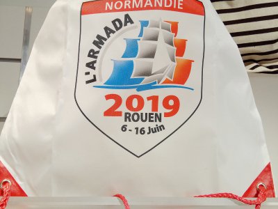 Un sac à dos avec le logo de l'Armada 2019. - Héloïse Weisz
