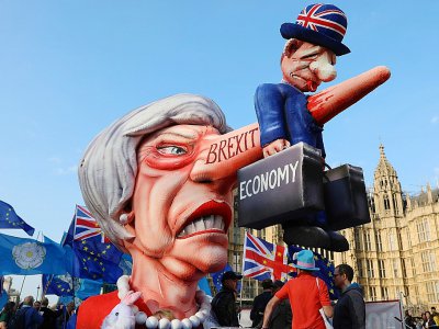 Les anti-Brexit manifestent devant le Parlement britannique à Londres, le 1er avril 2019 - ISABEL INFANTES [AFP]
