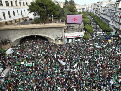 Manifestation contre le "système", le 5 avril 2019 à Alger - - [AFP]