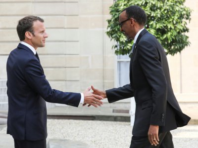 Le président français Emmanuel Macron (à gauche) accueille son homologue rwandais Paul Kagame à l'Elysée, le 23 mai 2018 - ludovic MARIN [AFP/Archives]