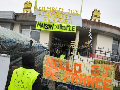 Le bâtiment de Saint-Nazaire, qui a accueilli l'Assemblée des assemblées" de "gilets jaunes" le 5 avril 2019, a été rebaptisé Maison du Peuple - LOIC VENANCE [AFP]