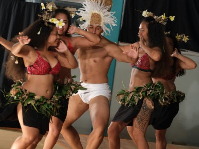 Des élèves de terminales, de tous les lycées tahitiens, passent une épreuve de danse tahitienne en option sportive facultative pour le bac, le 8 avril 2019 - ©Gregory Boissy [AFP]
