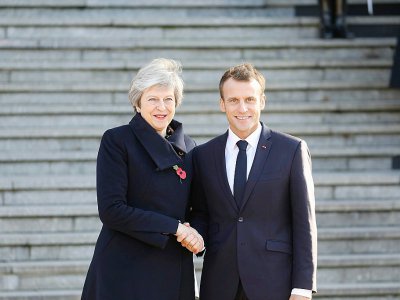 La Première ministre britannique Theresa May  et le président français Emmanuel Macron à Albert, le 9 novembre 2018 dans la Somme - LUDOVIC MARIN [AFP/Archives]