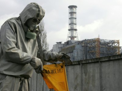 L'accident de Tchernobyl en 1986 a provoqué des nuages radioactifs contenant notamment du césium, entraînant des pluies acides et des contaminations à travers l'Europe du Nord - SERGEI SUPINSKY [AFP/Archives]