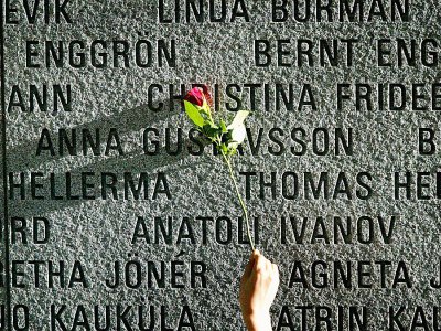 Mémorial pour les victimes du naufrage du navire Estonia, à Stockholm lors du 10e anniversaire de la tragédie, le 28 septembre 2004 - JESSICA GOW [SCANPIX/AFP/Archives]