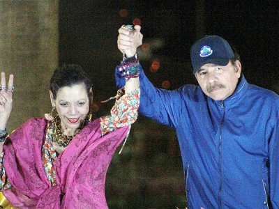 Le président du Nicaragua Daniel Ortega (D) et sa femme, la vice-présidente Rosario Murillo, à Managua le 21 mars 2019 - Maynor Valenzuela [AFP/Archives]