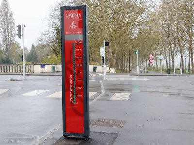Deux compteurs à vélo sont installés à Caen, sur des pistes cyclables et lieux stratégiques. A chaque passage, une détection magnétique au niveau du cadre du vélo est enregistré sur la borne. - Léa Quinio