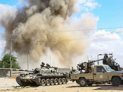 Des forces loyales au Gouvernement d'union nationale, à Wadi Rabi au sud de Tripoli, le 12 avril 2019 - Mahmud TURKIA [AFP]